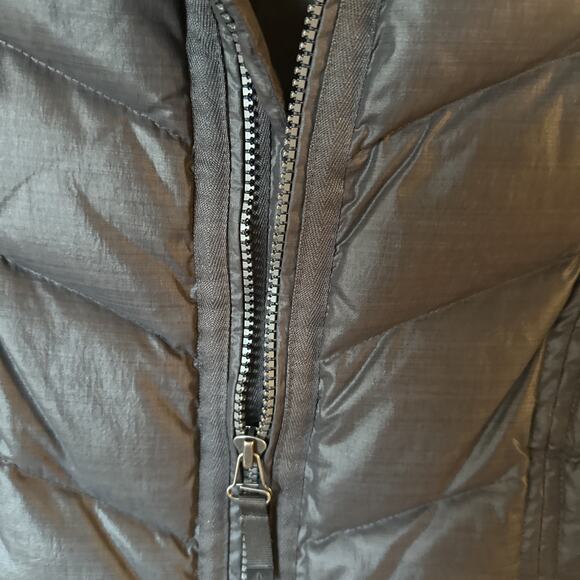 PrAna Dark Gray Puffer Quilted Zip Vest Down‎ Hike Camp Winter Outdoor size S - Picture 4 of 6
